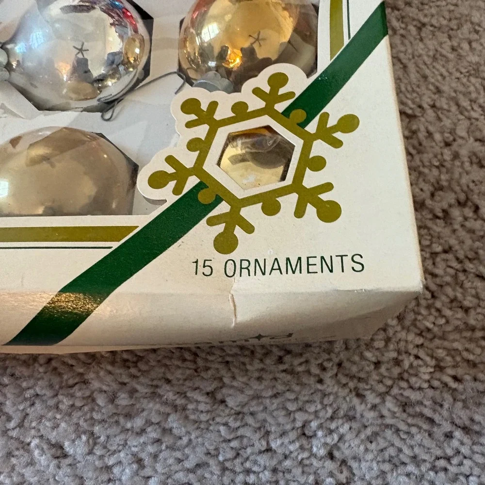 Pyramid Jumbo Christmas Ornaments 15pc Red Blue Silver Gold Made in USA‎ Vintage